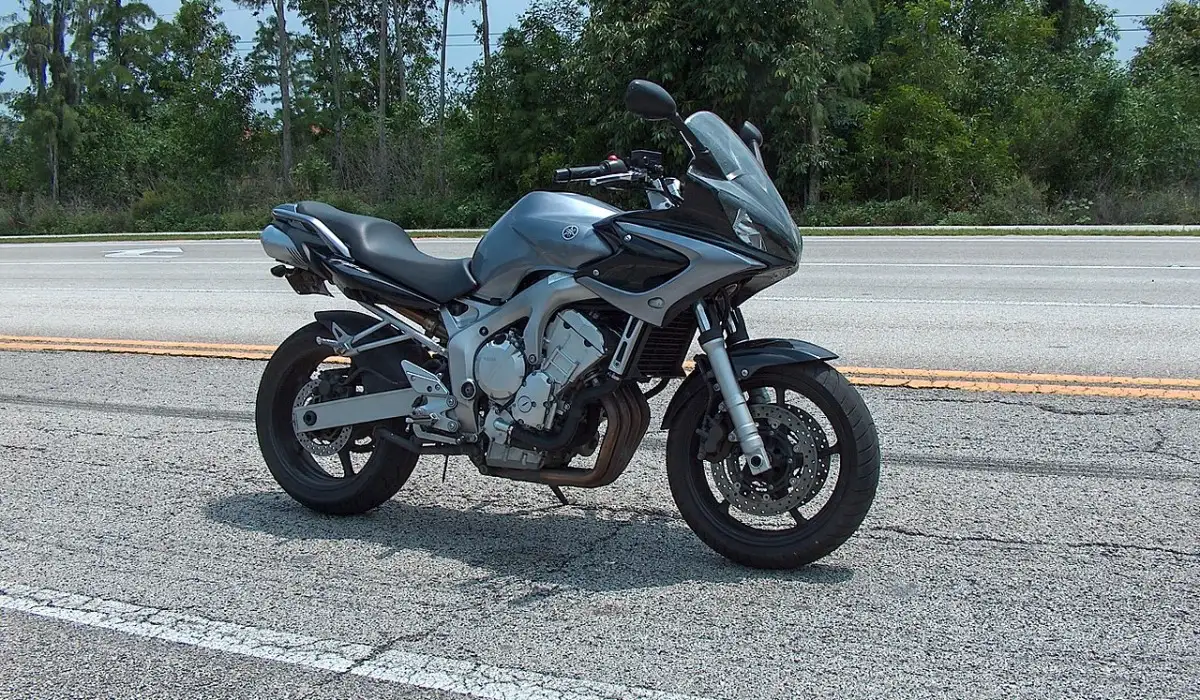Yamaha FZ6 motorka